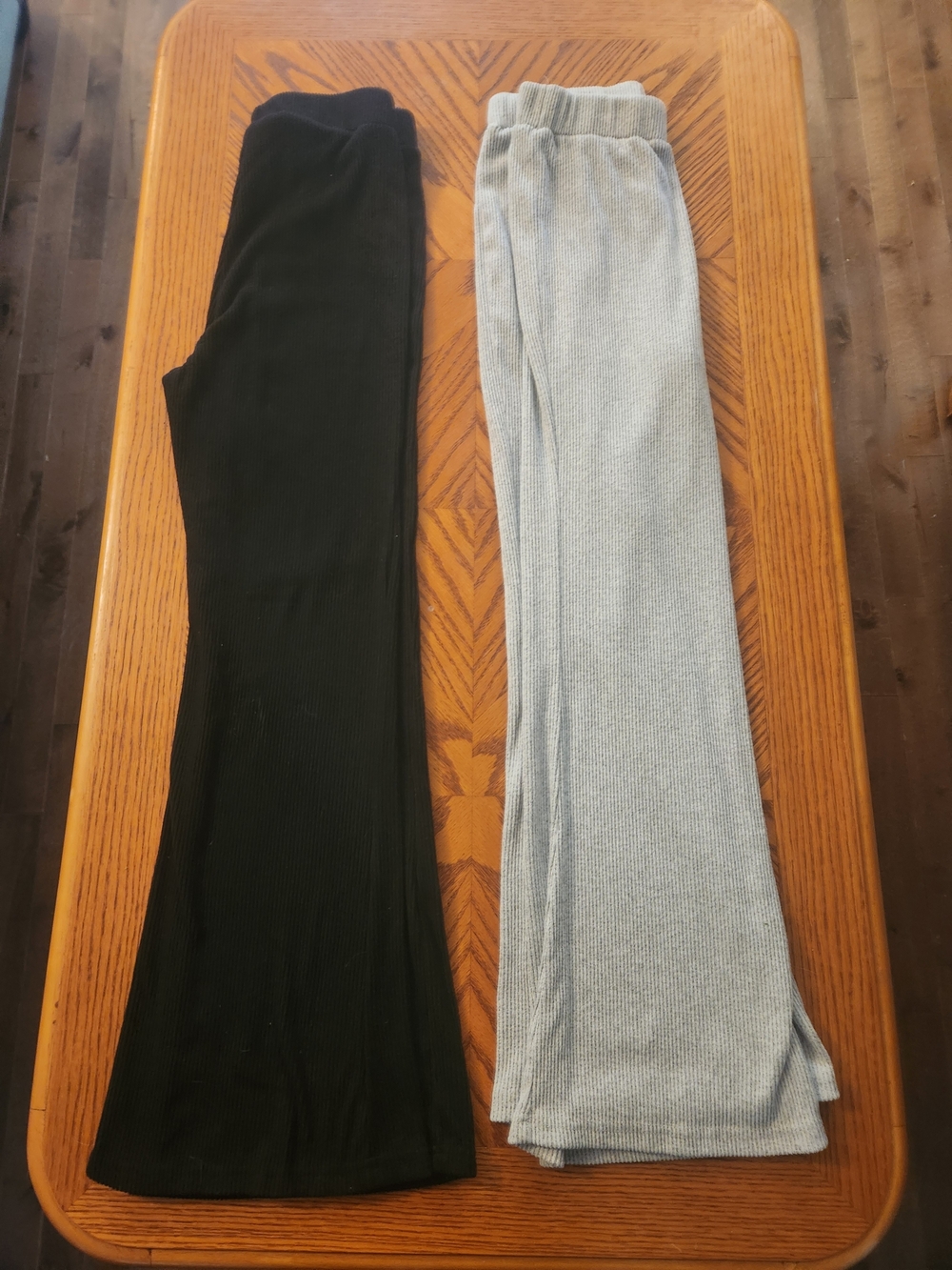 Ribbed Elastic-Waist Lounge Pants - Black and Light Gray